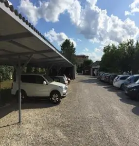 parkolás